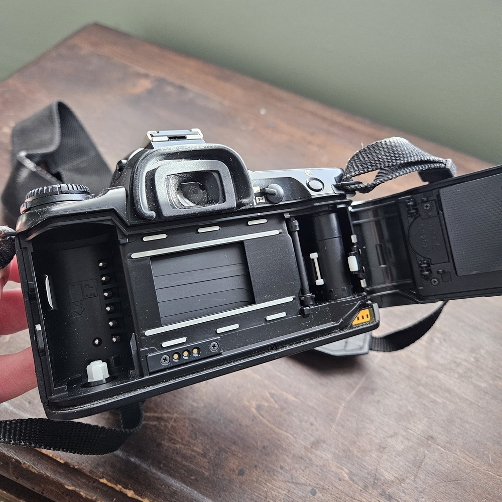 VINTAGE Pentax ZX-10 Black SLR Camera - Picture 5 of 7